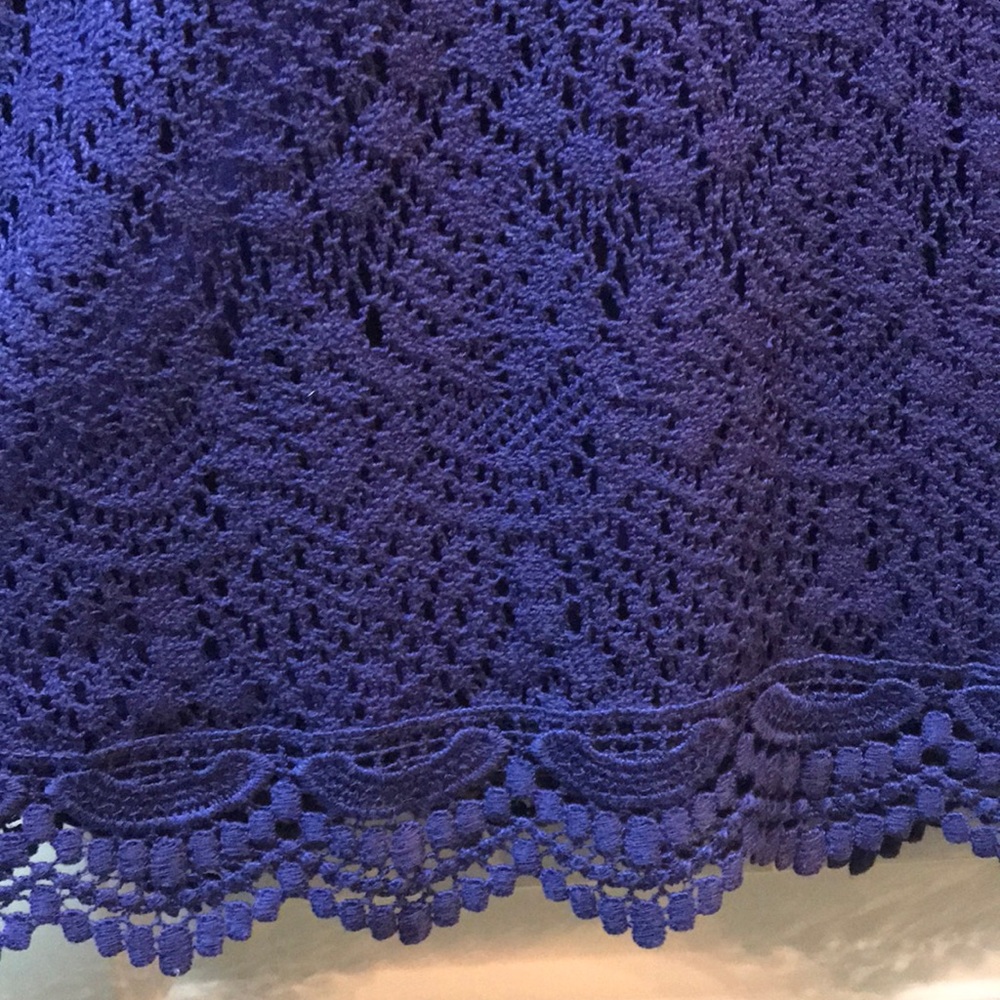 LACE DRESS - Picture 5 of 8